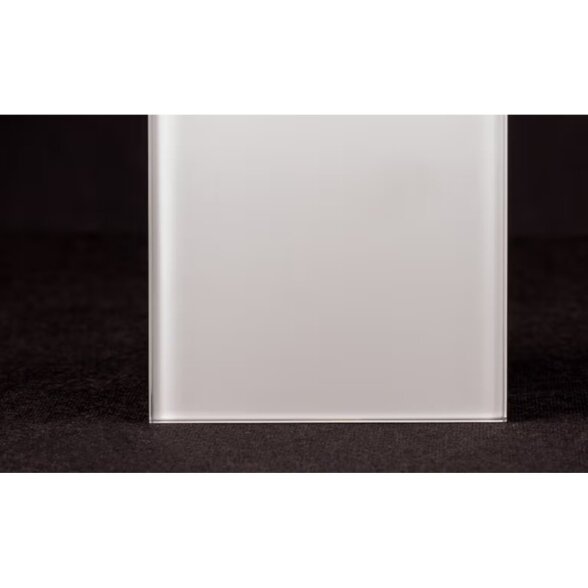Švelniai baltas RAL9010 stiklas Švelniai baltas RAL9010 stiklas